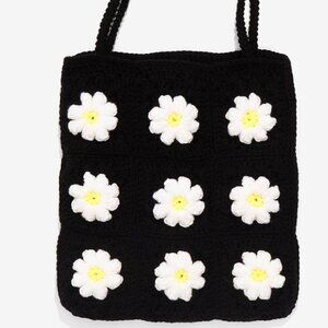 White Daisy Crochet Tote Bag